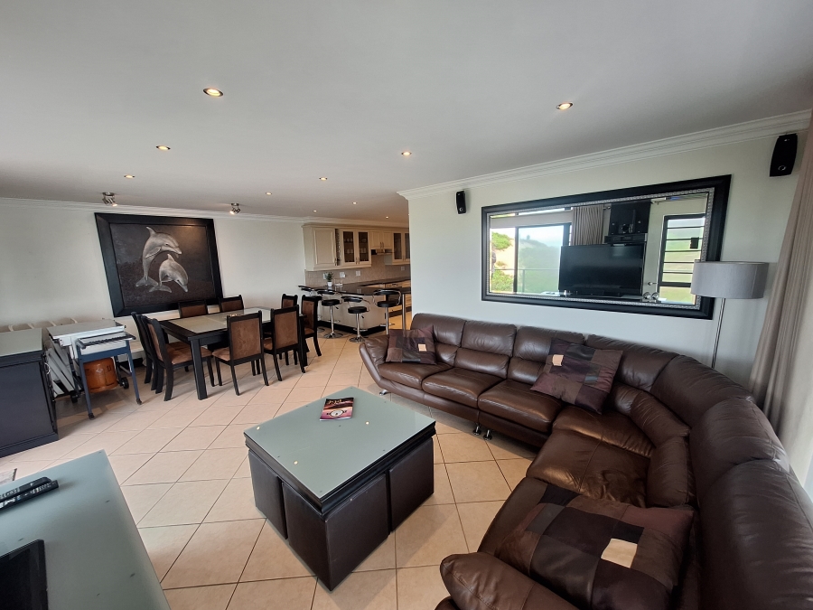 3 Bedroom Property for Sale in Wavecrest Eastern Cape